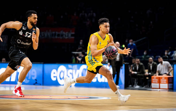 全队焕发新 全队焕发新