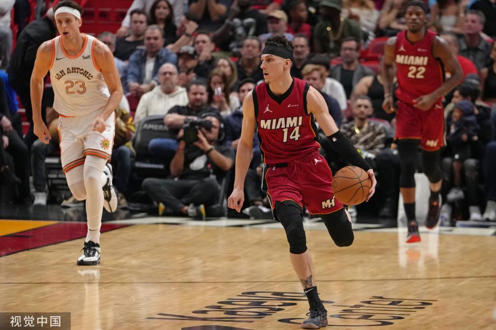 相比之下 相比之下