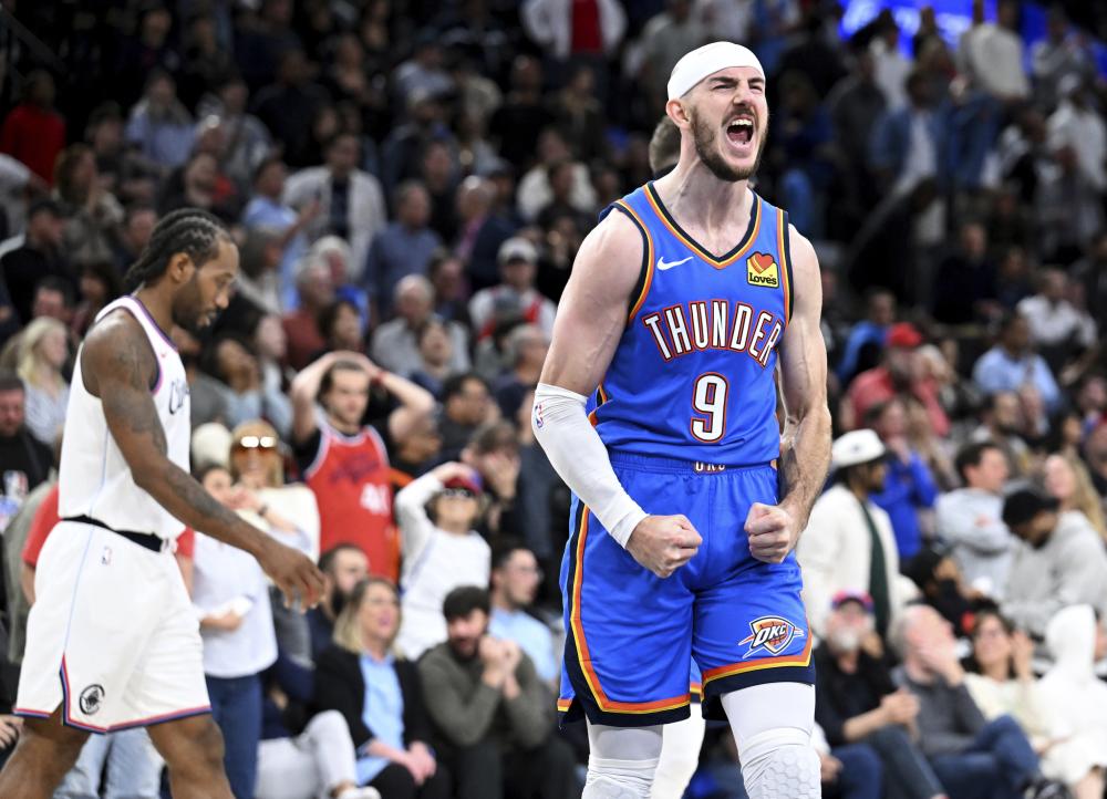 东契奇上月场均轰30.1分8.4板8.6助 命中64记三分创湖人单月纪录.